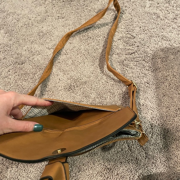 Medium Size Brown Purse - Picture 4 of 4